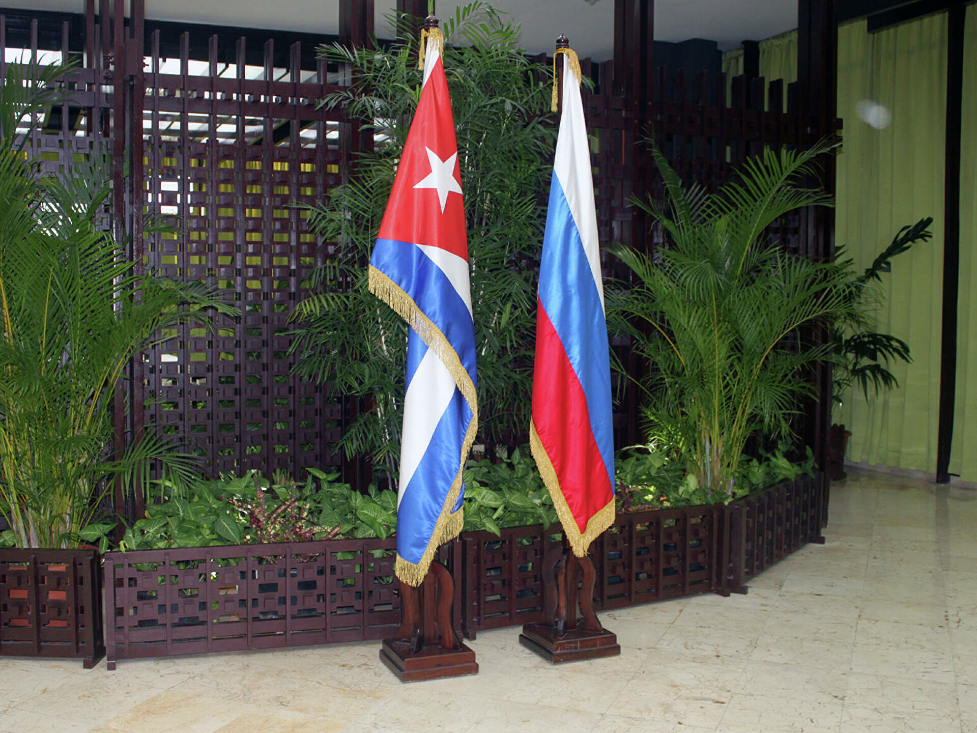 RUSIA ENVIÓ DOS AVIONES CON 88 TONELADAS DE AYUDA HUMANITARIA A CUBA
