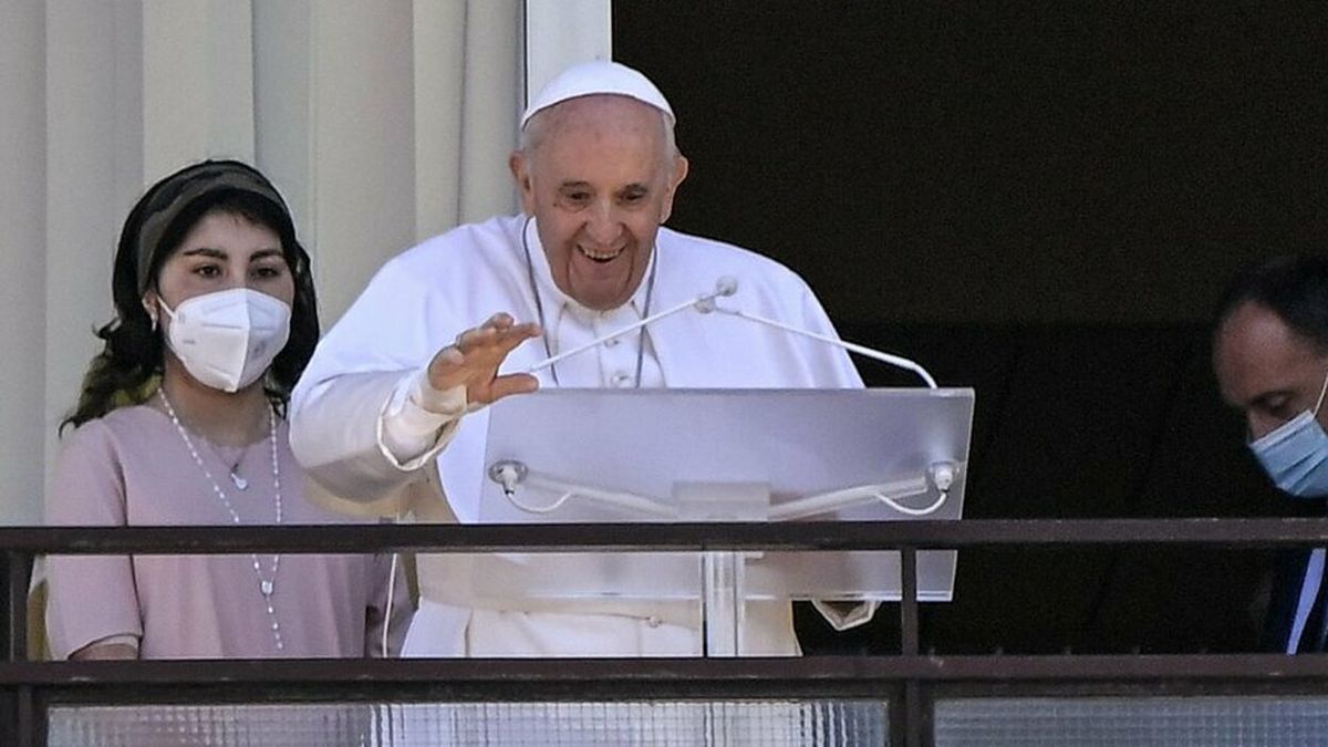 El Papa Francisco reza el Ángelus desde el hospital Gemelli