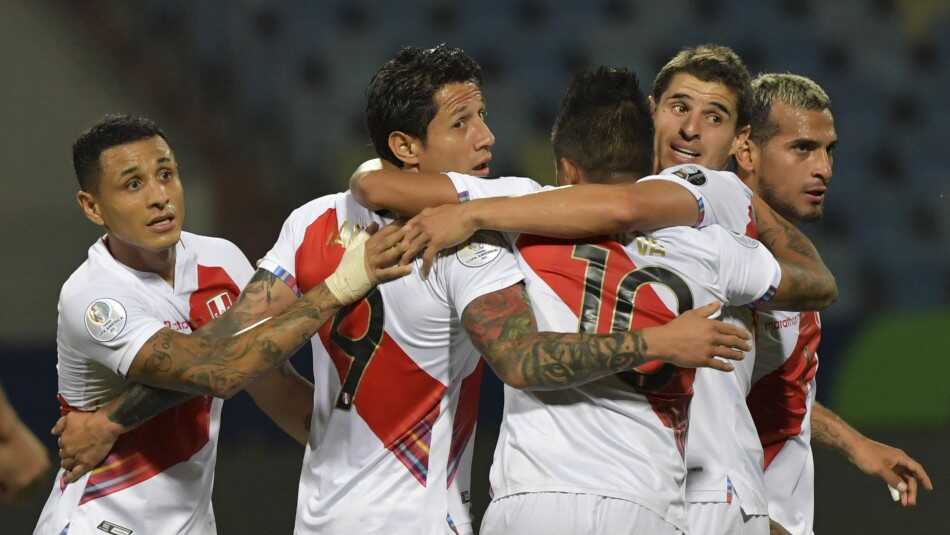 Perú vence en penales a Paraguay y es semifinalista de la Copa América