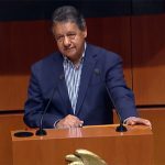 Senador Higinio Martínez levanta la mano por la gubernatura del Estado de México en el 2023