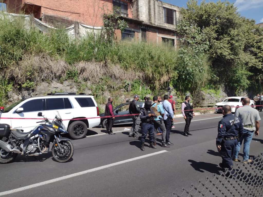 Atacan convoy del Fiscal de Morelos, sujetos armados en autopista México a Acapulco