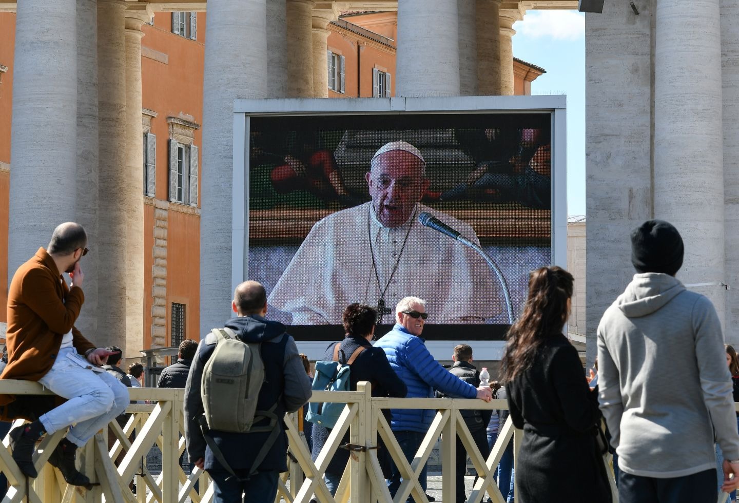 Papa Francisco pide no buscar a Dios 