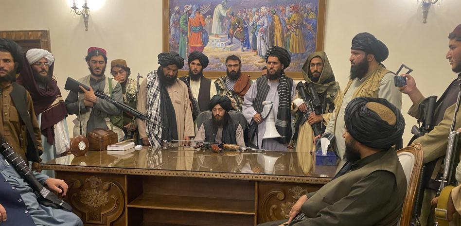 TALIBANES DECLARAN LA VICTORIA Y FIN DE LA GUERRA EN AFGANISTÁN