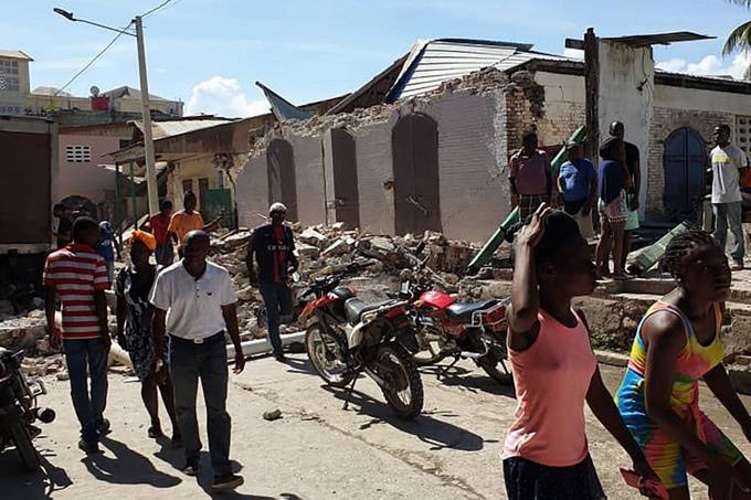 ASCIENDE A 304 CIFRA DE MUERTOS POR POTENTE TERREMOTO EN HAITÍ