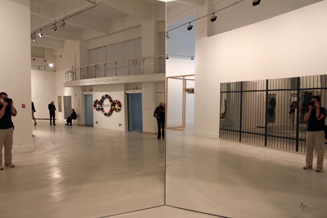 Uno y uno igual a tres retrospectiva de Michelangelo Pistoletto en el CAC Málaga