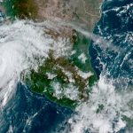 Tormenta tropical Olaf se intensifica a huracán categoría 1 rumbo a Los Cabos, BCS