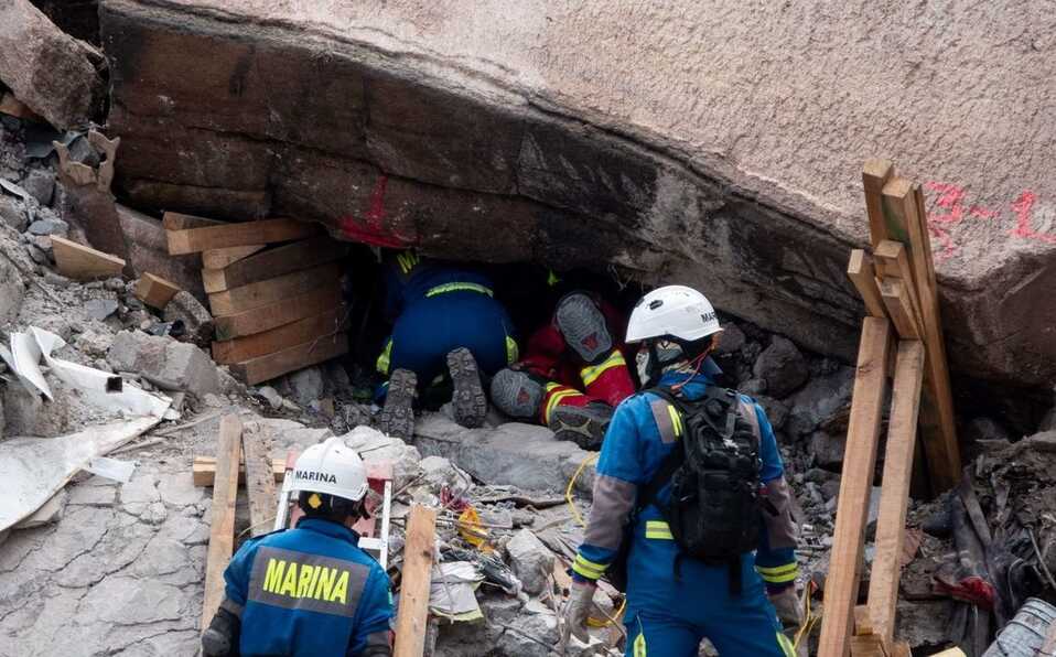 Rescatan cuerpo de la pequeña Mia de entre toneladas de rocas del Cerro del Chiquihuite