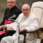 El Papa aboga por salario universal y reducción de la jornada laboral