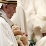 El papa Francisco cancela tradicional visita de Nochevieja al pesebre por temor al coronavirus