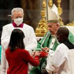 El papa Francisco otorgó por primera vez a mujeres el ministerio de lector y catequista