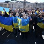 Papa Francisco lamenta «ríos de sangre» en Ucrania; pide corredores humanitarios