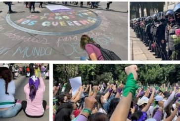 Miles de mujeres de todas las edades marcharon en la CDMX para conmemorar el Día Internacional de la Mujer; Ateneas reciben flores como reconocimiento a su labor