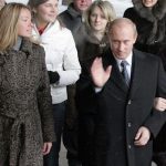 Estados Unidos impone nuevas sanciones contra las hijas de Vladimir Putin e instituciones bancarias de Rusia