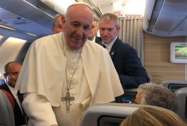 Ángelus en vuelo: El Papa valoró a los abuelos, de quienes hemos recibido la historia