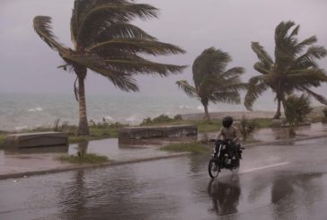 Huracán Bonnie se intensifica a categoría 3 y llevará fuertes lluvias a la costa de México