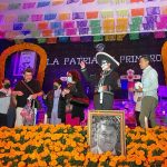 RECUERDAN CON ALTAR A LOS MUERTOS EN EL SENADO