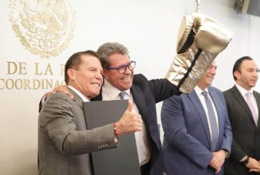 ¡Hay Tiro!, Recibe Julio César Chávez reconocimiento del Senado y de Ricardo Monreal a su trayectoria como profesional y los esfuerzos por ser ejemplo para las nuevas generaciones