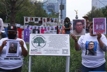 Colectivos de búsqueda de desaparecidos exigieron justicia en marcha de AMLO