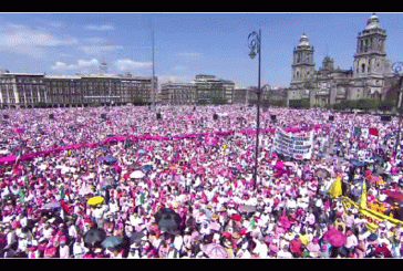 Más de 200 mil dicen desde el Zócalo NO al #PlanB de López Obrador