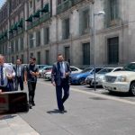 Marcelo Ebrard se despide del Presidente al dejar la SRE