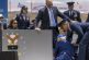 Joe Biden cae del escenario durante ceremonia de graduación de la Fuerza Aérea