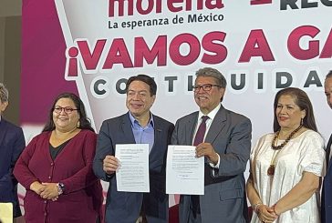Ricardo Monreal se registra como aspirante presidencial; reconoce piso parejo en financiamiento