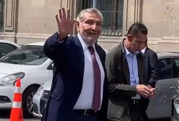 Sin mediar palabra, Adán Augusto abandona Palacio Nacional tras reunión con AMLO