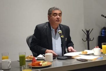 Luis Espinosa Cházaro renuncia al PRD