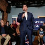 Ron DeSantis se retira de las primarias republicanas y se somete a Trump