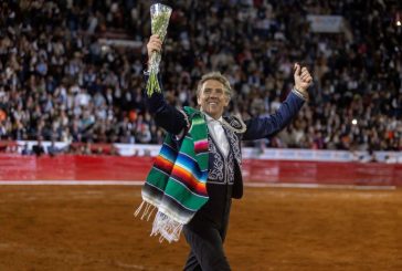 Pablo Hermoso de Mendoza triunfa en la corrida del 78 aniversario y dice adiós como los grandes a la Plaza México
