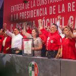 Recibe Xóchitl Gálvez constancia como candidata del PRI a la Presidencia de la República