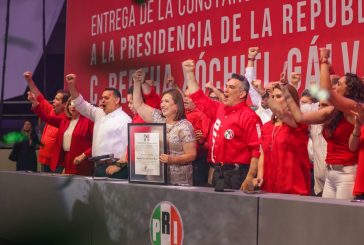 Recibe Xóchitl Gálvez constancia como candidata del PRI a la Presidencia de la República
