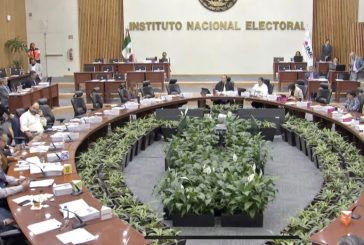 Vota INE en contra de suspender transmisión de mañaneras de AMLO; iría en contra de la libertad de expresión