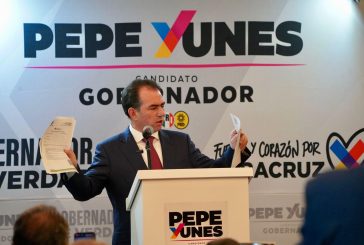 Presenta Pepe Yunes denuncias ante la FGR contra Rocío Nahle por enriquecimiento ilícito