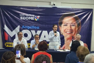 Angélica Moya dialogó con Colonos de Tecamachalco y se comprometió aresolver diversos problemas en la demarcación