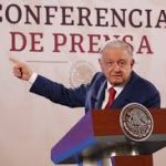 AMLO minimiza la decisión de Elon Musk de suspender la construcción de planta de Tesla en México