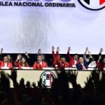 Priístas aprueban a mano alzada reelección de “Alito” Moreno para dirigir un PRI moribundo; el tricolor apuesta por la “expulsión del neoliberalismo”