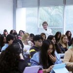 JÓVENES POSTERGAN TRANSICIÓN A LA ADULTEZ