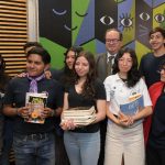 ENTREGA EL RECTOR LOMELÍ 150 MIL LIBROS A ESTUDIANTES DE BACHILLERATO DE NUEVO INGRESO