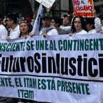 “México aguanta, los estudiantes se levantan”; miles de estudiantes marchan en contra de la reforma judicial de AMLO