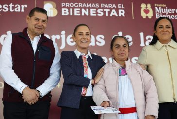 Sheinbaum reconoce trabajo de poblanos migrantes y reitera apoyo para construir más preparatorias en el estado