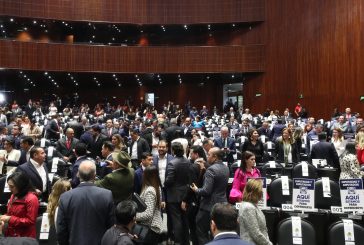 Con gritos de ¡fuera Rocha! y ¡gobernador!, inicia nuevo periodo ordinario en el Congreso de la Unión