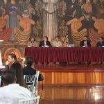 Sheinbaum anuncia 9% de aumento (más 1% en septiembre) a salario de profesores del país