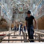 Los preparativos de la Capilla Sixtina ante el inminente cónclave