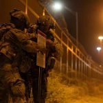 EU establece en Texas nuevo corredor militar contra inmigrantes