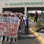 CNTE termina su manifestación en el AICM tras más de 5 horas, abren circulación