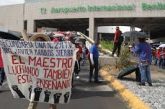 CNTE termina su manifestación en el AICM tras más de 5 horas, abren circulación