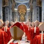 “Necesitamos un papa que hable de la paz”, afirma sacerdote durante primer día del cónclave