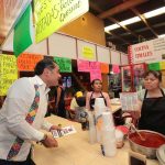 Sergio Gutiérrez Luna, presidente de la Cámara de Diputados, promueve voto en el mercado Emiliano Zapata, en Puebla