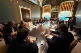 Legisladores mexicanos se reúnen con CAUCUS para evitar impuesto a remesas